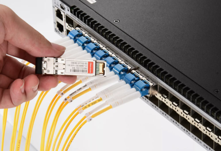 Solutions d'équipement de câble de signal haute vitesse QSFP